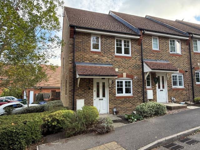 Ptarmigan Heights, Bracknell RG12, 2 bed end terrace house to rent, £1,600 pcm | PrimeLocation