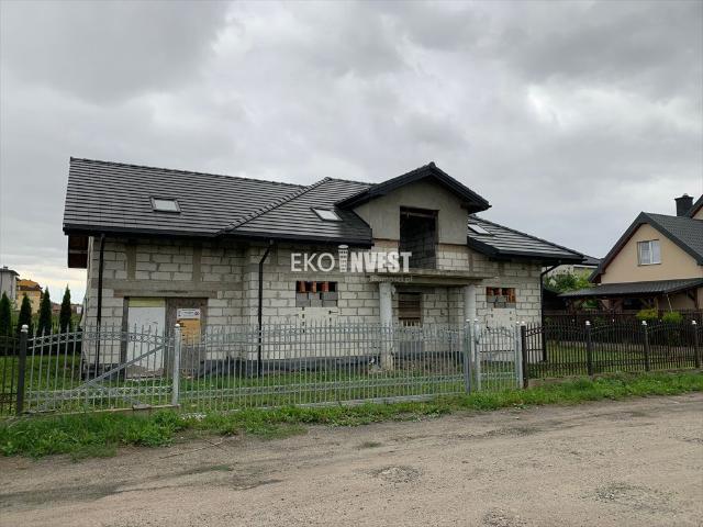 Dom wolnostojący 197 m2 z dużymi możliwościami