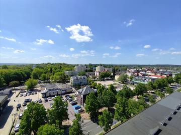 3 pokojowe mieszkanie do remontu z balkonem i windą