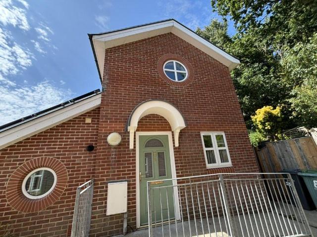 Pump Mews, School Green Road, Freshwater 2 bed semi detached house to rent £950 pcm £219 pw
