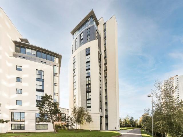 Pump House Crescent, Brentford TW8, 3 bed flat to rent, £4,000 pcm | PrimeLocation