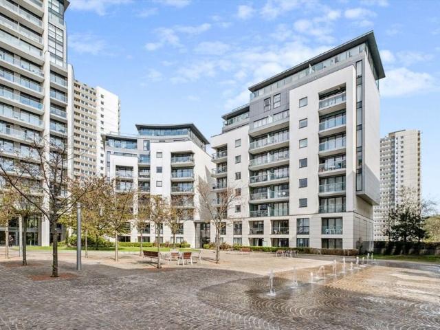 Pump House Crescent, TW8, London