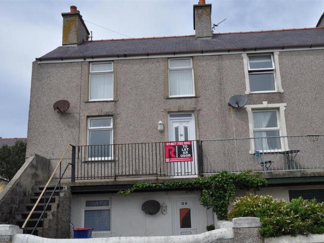 Pump Street, Holyhead 2 bed barn conversion to rent £700 pcm £162 pw