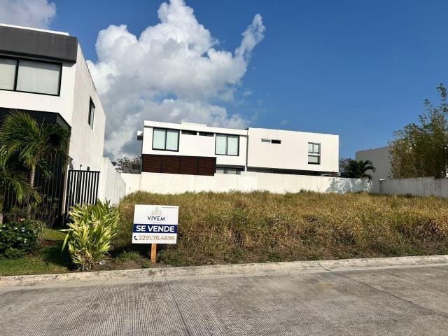 Punta Tiburon laguna 4 Terreno en VENTA lado sombra
