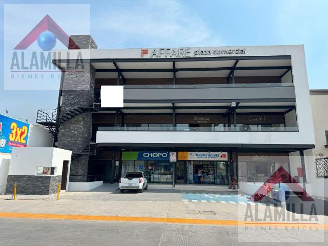 Punta del Este, Plaza Affare sobre Blvd. Las Torres