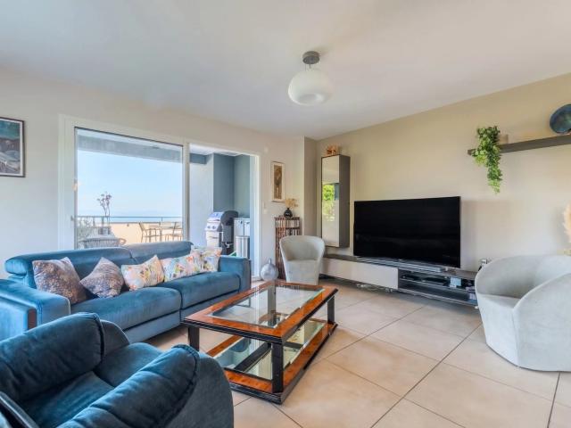 PUBLIER Appartement T5 en attique Vue lac 4 chambres 131m² Publier