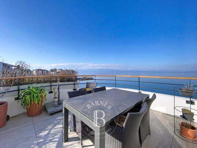PUBLIER Appartement 118 m² pieds dans l'eau 3 chambres Garage double