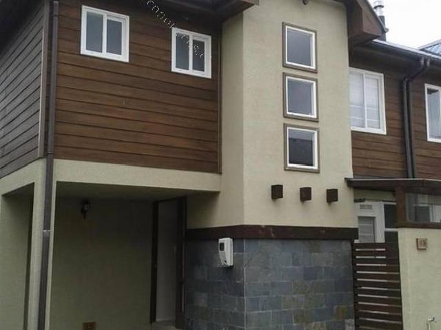 Pucón. Arriendo año corrido, casa amoblada en Condominio