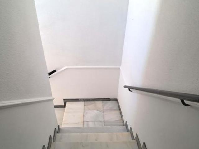PUEBLA DE LA CALZADA, VIVIENDA TIPO DUPLEX, REFORMADA, CON GARAJE Y TRASTERO, LUMINOSA Y CON PATIO A