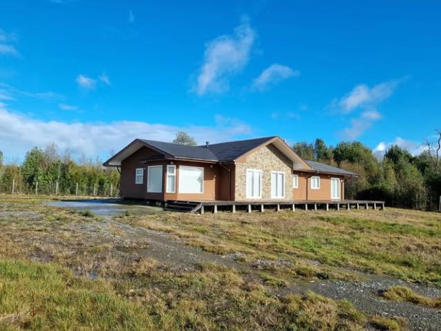Puerto montt casa 160 m2 parcela 5000 m2 avellanos de trapen | 4 dormitorios por 7500.00 en Puerto Montt