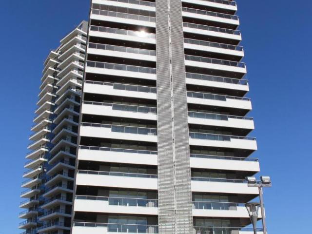 PUERTO NORTE. EDIFICIO TORREON DEL RIO. Vista total rio. Piso 7mo. Cochera. Amenities. Seguridad