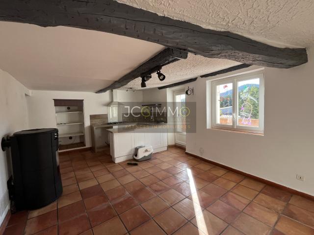 Puget Ville Maison mitoyenne de 102.20m2 2 chambres Jardin non clôturé