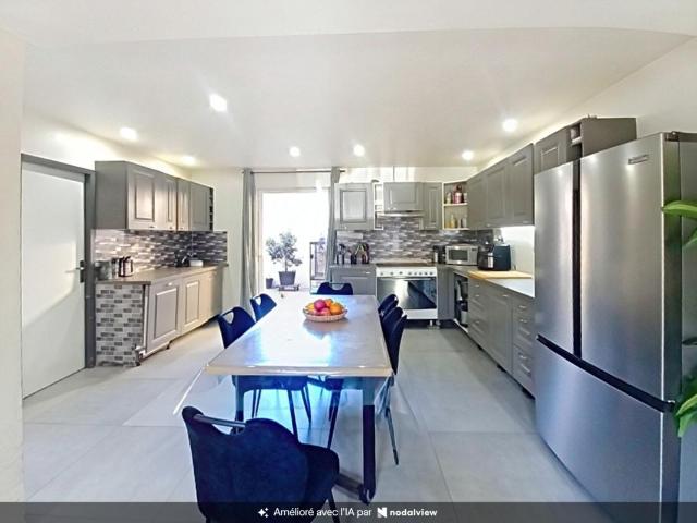 PUGET SUR ARGENS Appartement climatisé 2 terrasses 3 chambres 105 m2