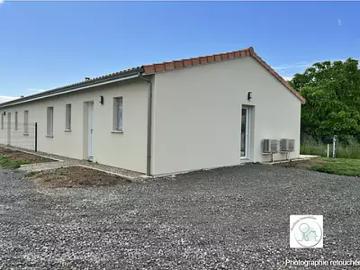 Pugnac 33710 Location maison 3 pièces t3 parking