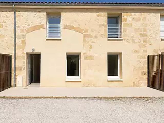 Pugnac 33710 Location maison 4 pièces t4 jardin terrasse