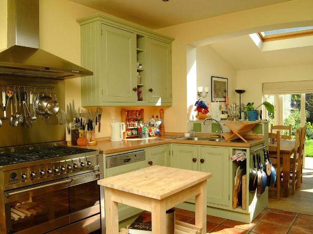 Pulborough Road, Southfields, London SW18, 3 bed property to rent, £4,000 pcm | PrimeLocation