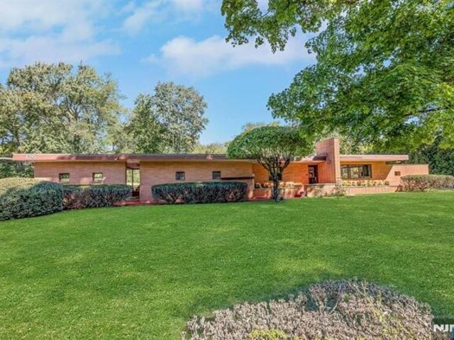 Pulis Ave, Franklin Lakes, Home For Sale