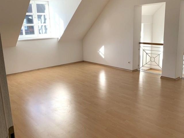Pullach Frisch Renoviert 2 Zimmerwhg Küche, Bad/WC, Flur, Balkon, Kellerabt. u. TG Stellplatz