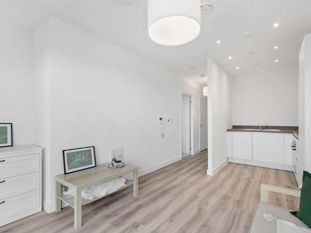 Pullman House, Wembley Park Gardens. 1 bed flat to rent £2,000 pcm £462 pw
