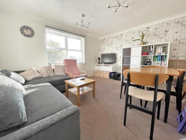 Pullmans Place, Staines, Surrey, TW18