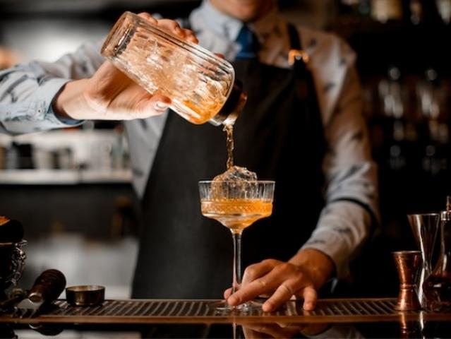 PULLY EIN FREUNDLICHES BISTRO, DAS ÜBERGEBEN WIRD