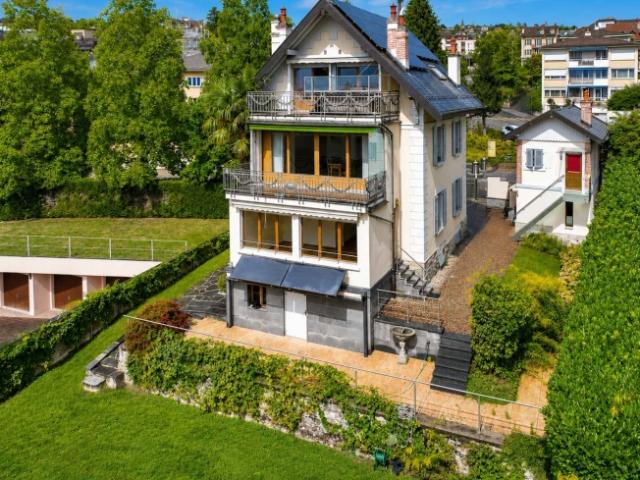 Pully, South – Charakterbasiertes Grundstück mit Nebengebäude und Seeblick