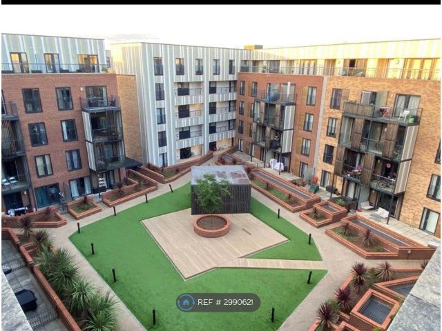 Pulse Court, Romford RM7, 2 bed flat to rent, £2,300 pcm | PrimeLocation