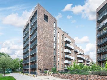 Purbeck Gardens, Lower Sydenham. 3 bed flat to rent £3,500 pcm £808 pw