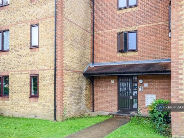 Purbeck House, Watford, WD18 Studio to rent £1,125 pcm £260 pw