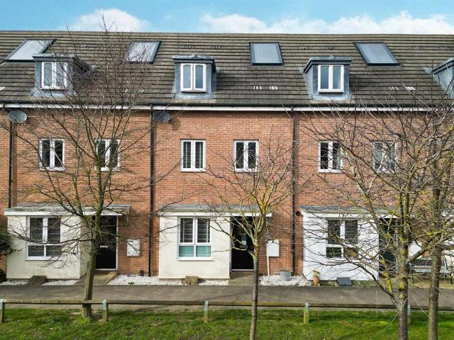 Purcell Road, Witham 4 bed terraced house to rent £1,800 pcm £415 pw