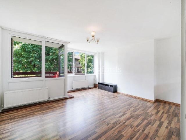 Purcell Street, Islington N1, 3 bed maisonette to rent, £3,250 pcm | PrimeLocation