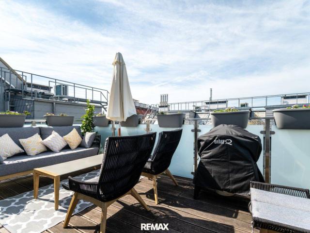 PURE ROOFTOP GLAMOUR!
