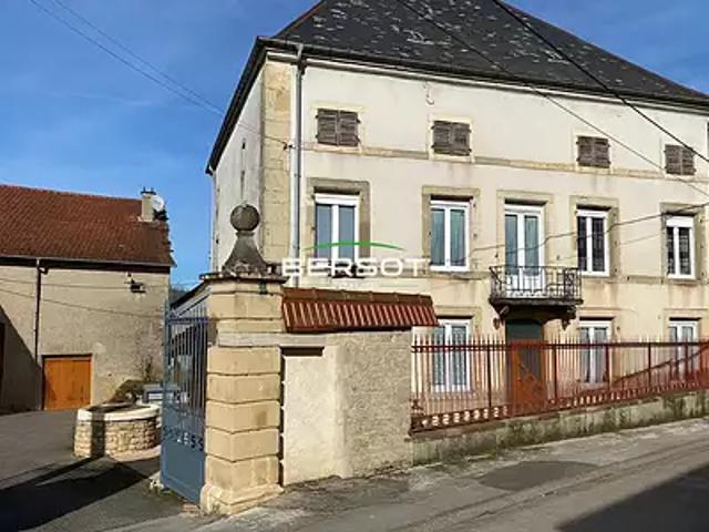 Port sur Saône 70170 Achat / Vente maison 8 pièces t8 au dernier étage