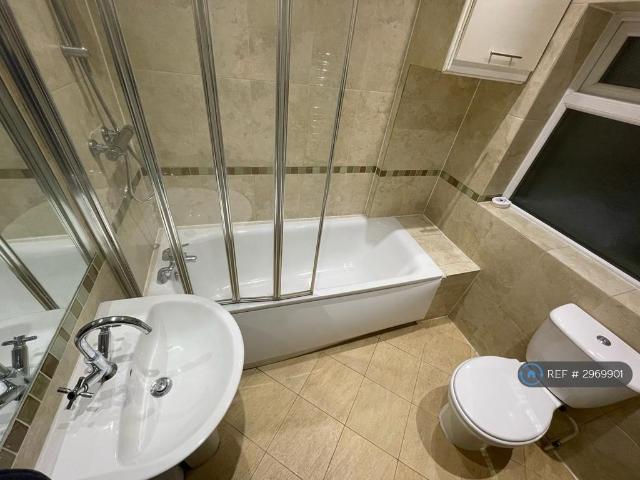 Purley Road, Purley, CR8 1 bed flat to rent £1,450 pcm £335 pw