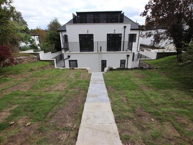 Purley Rise, Purley, CR8 3 bed apartment to rent £2,600 pcm £600 pw