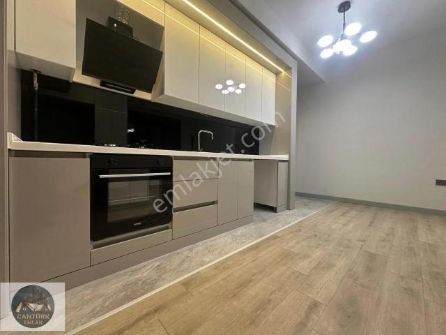 Pursaklar Merkez'de Cadde Üzerinde 2+1 / 1+1 Sıfır Lüks Daireler