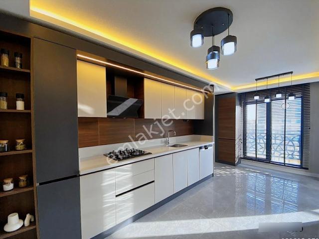 pursaklar Merkezde Site De 4+1 Sıfır Masrafsız Daire