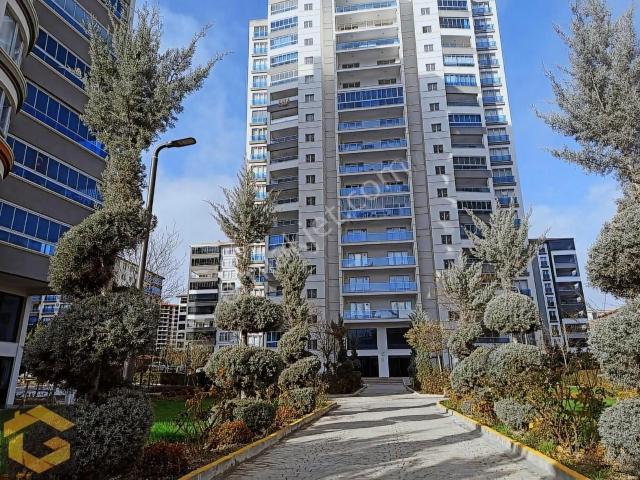 Pursaklar Saray'da Yüksek Kira Getirili Lüks 1+1 Satılık Daire
