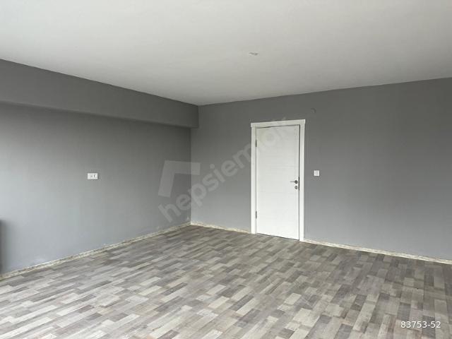PURSAKLAR SARAY'DA PROTOKOL YOLUNA CEPHE, 52 m2 1+0 DAİREOFİS