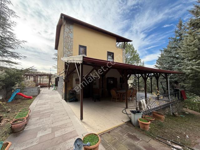 Pursaklar Yeşilyurt'ta Geniş Peyzajlı 3+1 Villa