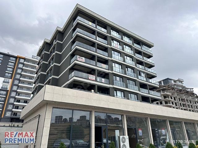 PURSAKLARDA ANA CADDE ÜZERİNDE, SIFIR BİNA, 2+1 90 M2 KİRALIK DAİRE