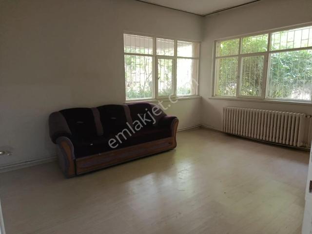 Pusulavega'dan Ballıbaba Sok.da 2+1 Kiralık Daire