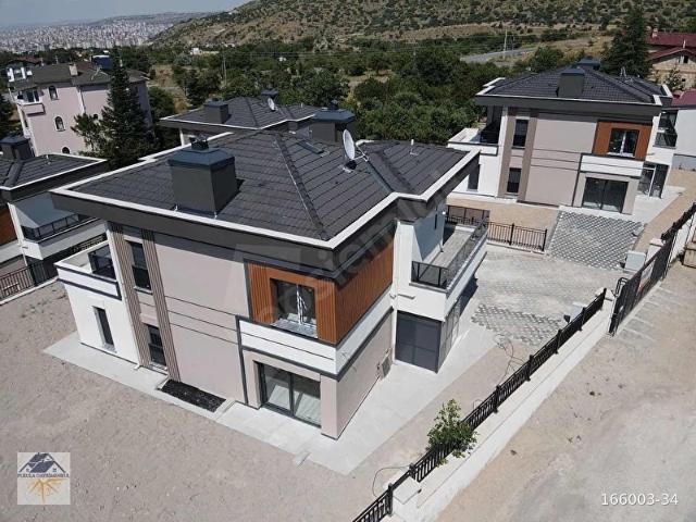 PUSULA GAYRİMENKULDEN ERENKÖY'DE EMSALSİZ SATILIK 6+1 LÜKS VİLLA