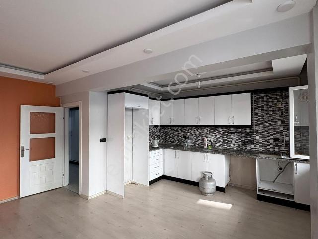 Pusula Gayrimenkul'den Kiralık 3+1 Daire Kurtuluş Mh