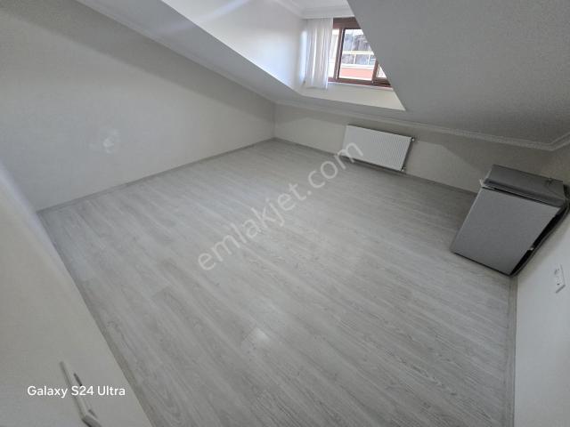 Pusula İnş.tan Cebeci Mah Asansörlu 80m2 2+1 Catı Katı Daire