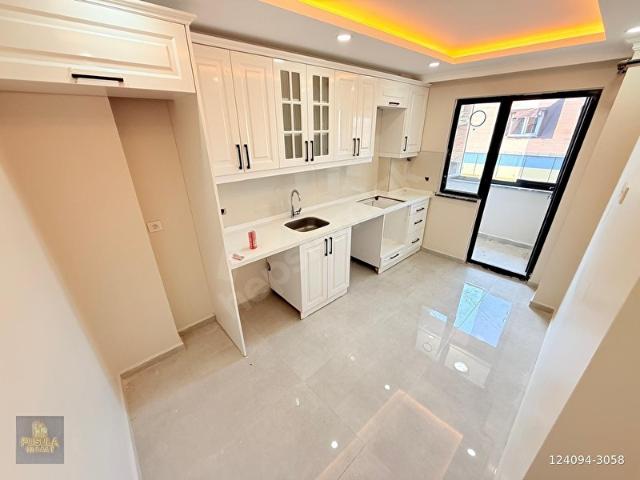 PUSULA İNŞ.TAN İSMETPAŞA MAH CADEYE YAKN 110M2 3KAT DAİRE