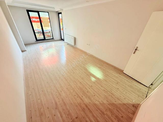 Pusula'dan İsmetpaşa Mah. 2+1 100m2 Sitede Otoparklı 1.kat