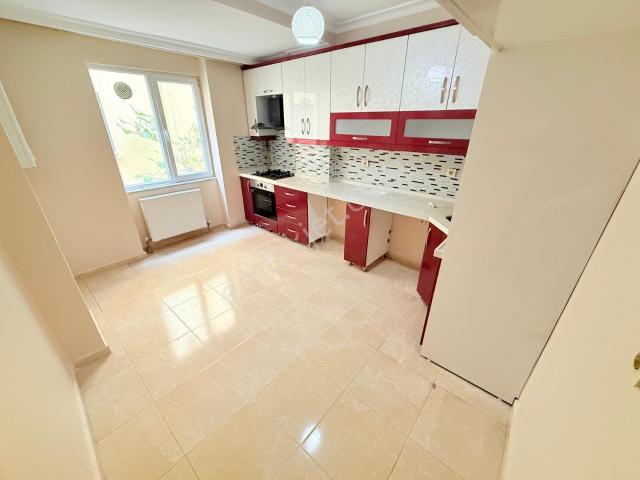 Pusula'dan S.çiftliği Mah 3+1 130m2 Caddeye Yakın Ara Kat