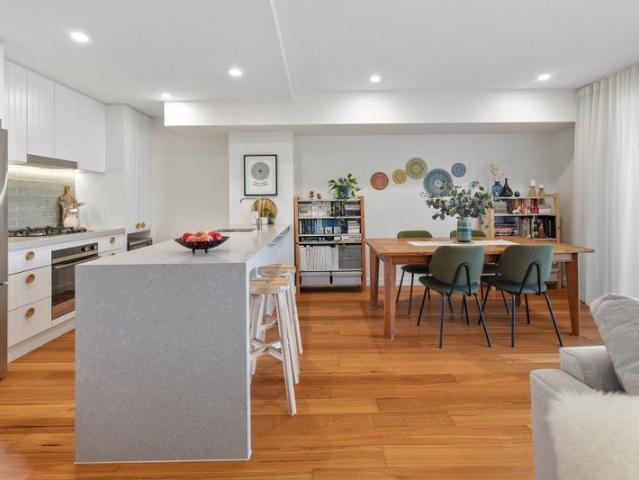Put simply, flawless presentation, expansive views, city & beaches by foot