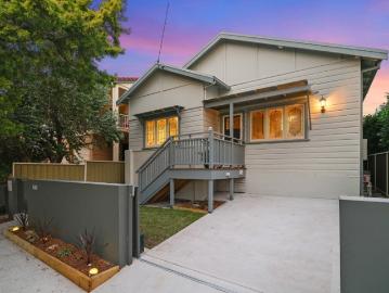 Put simply, period charm & modern updates, 650m to the beach